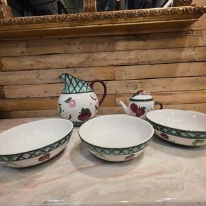 3 Bowls, 1 Pitcher And 1 Teapot